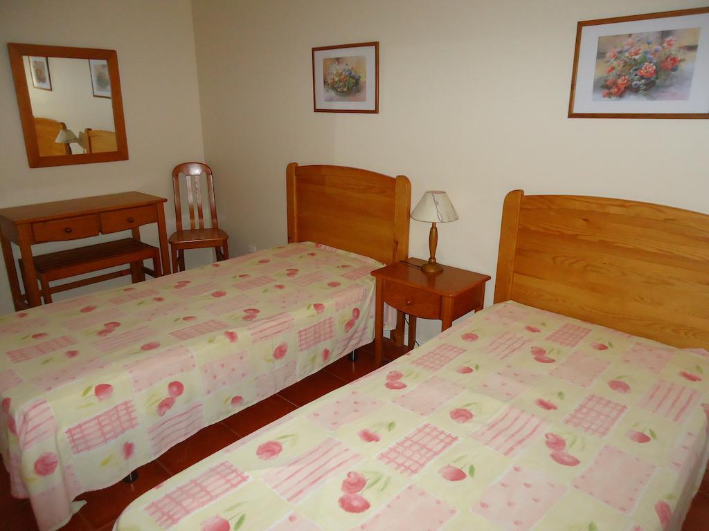 Apartamentos Varandas Da Rocha بورتيماو الغرفة الصورة
